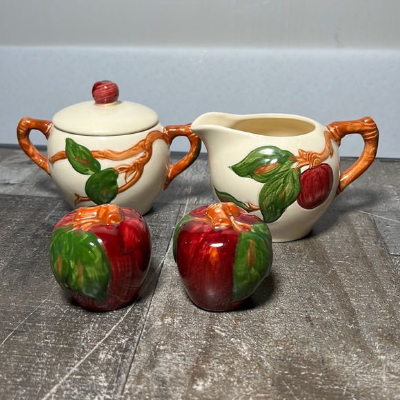 Vintage 70s Franciscan APPLE Sugar Bowl & Creamer Salt & Pepper Shakers Set Rare - Picture 1 of 13